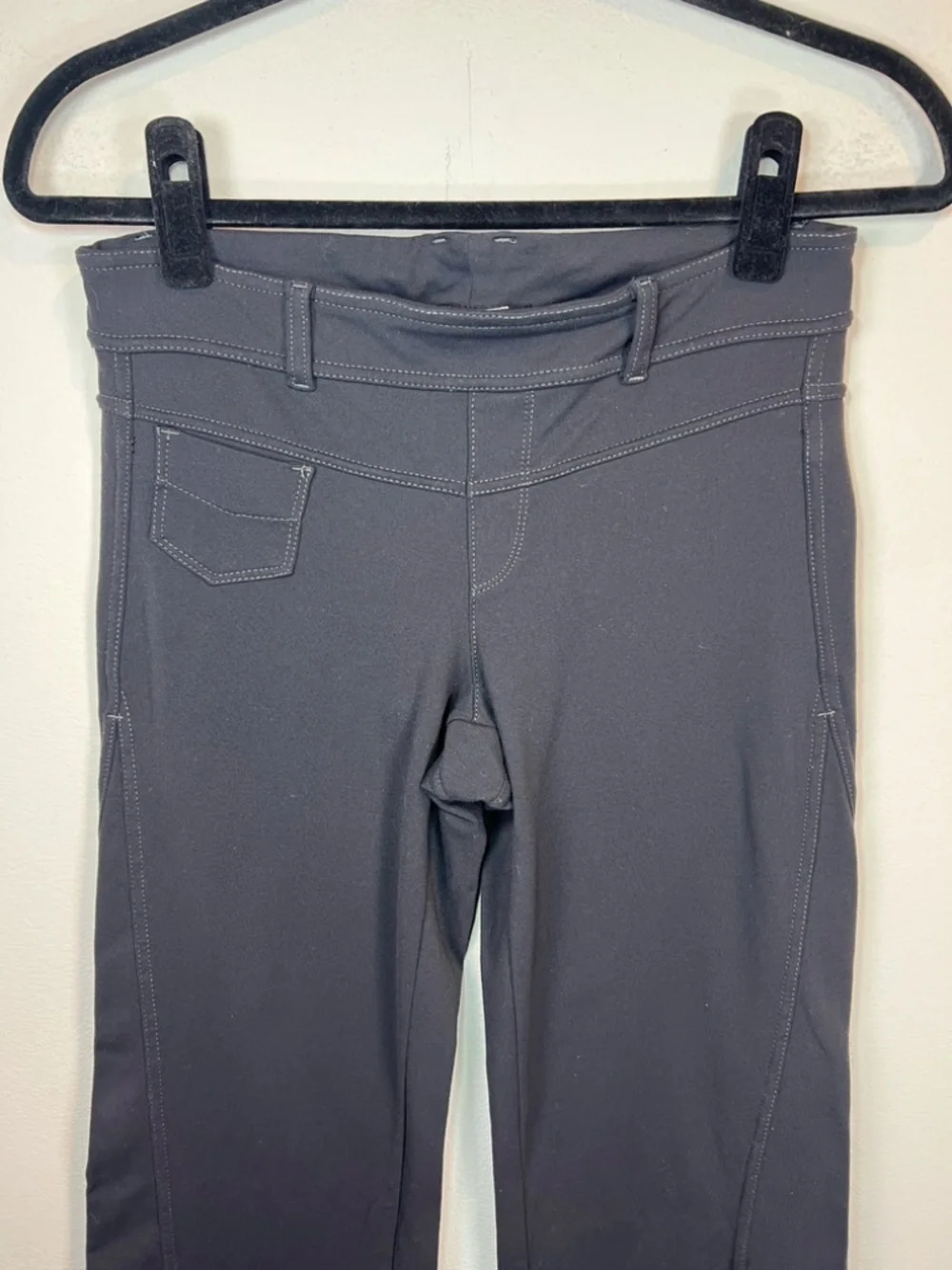 Athleta Pilayo Dipper Pants Dark Gray Pull On Low-Rise Boot-Cut Pockets Sz Small - Picture 2 of 12